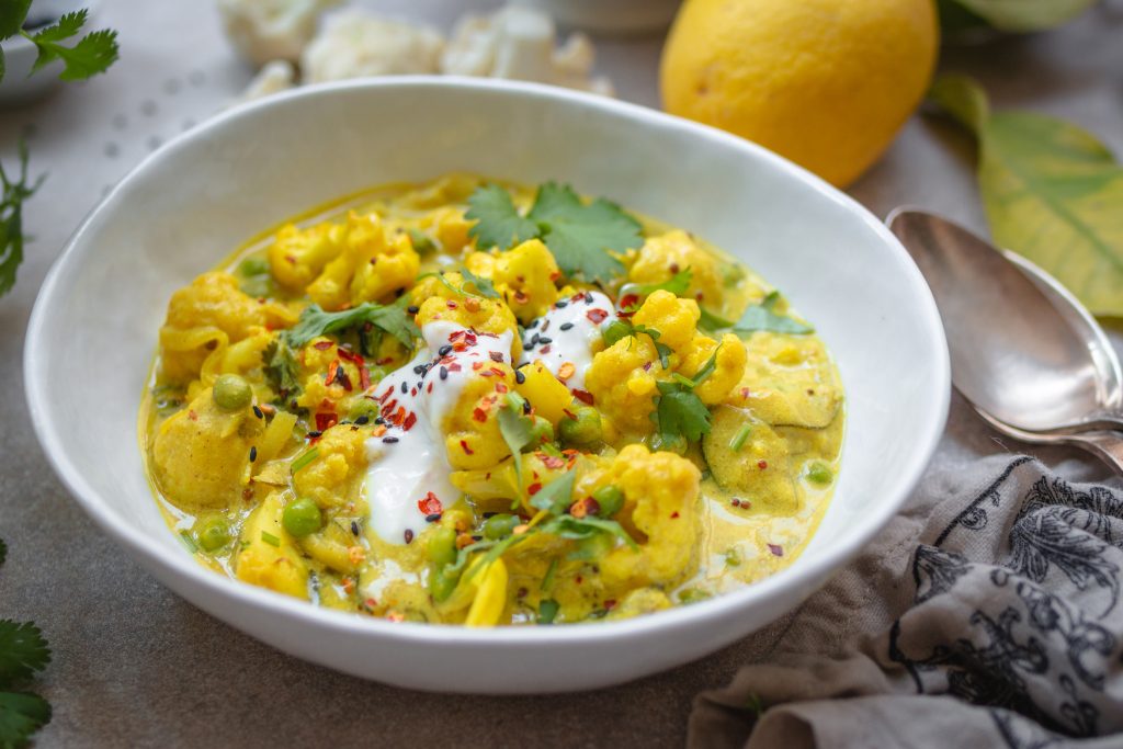 Köstliches veganes Madras-Blumenkohlcurry