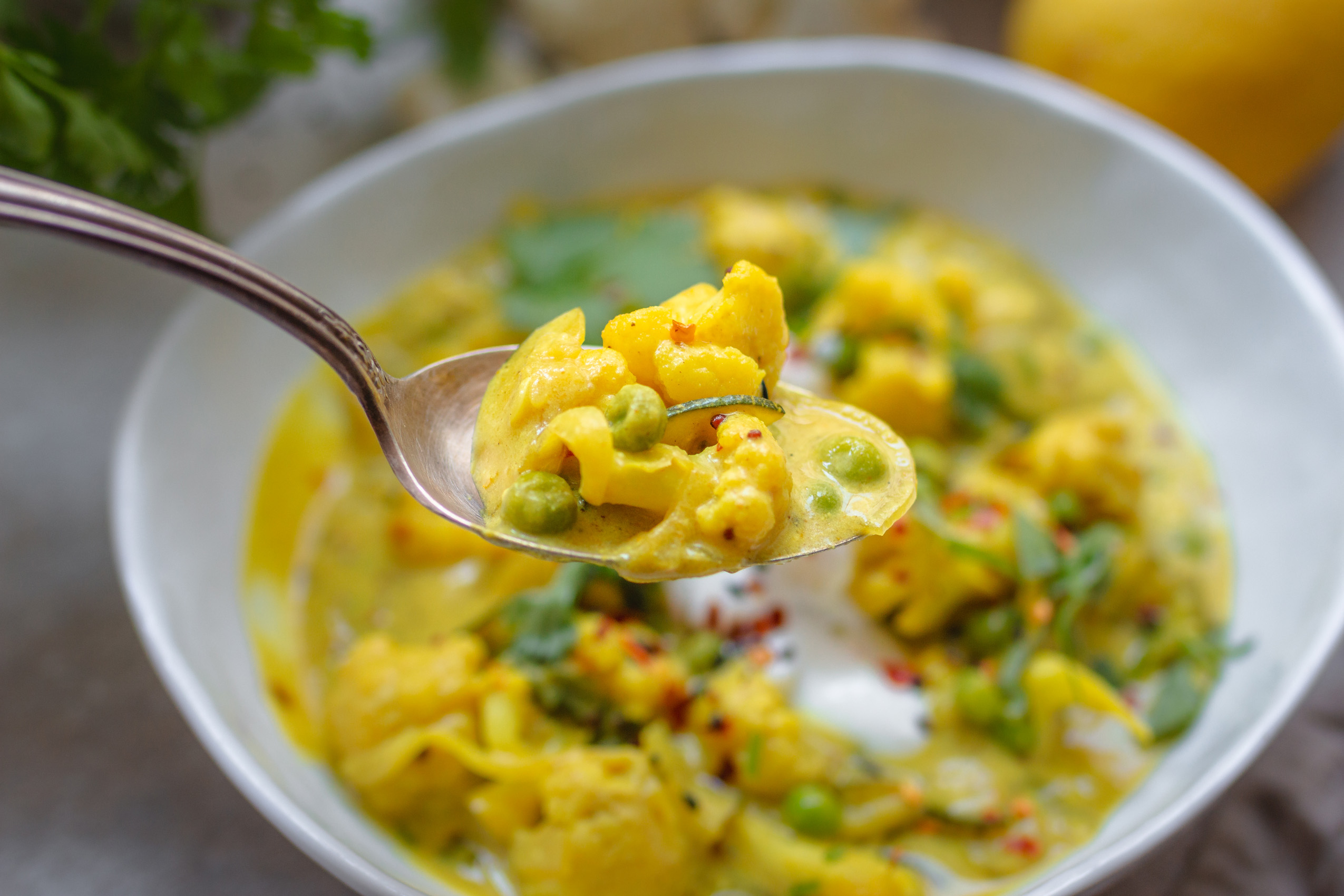 Köstliches veganes Madras-Blumenkohlcurry