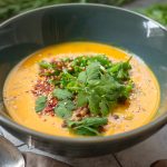 Vegane Süßkartoffelsuppe mit Linsen - Souptember