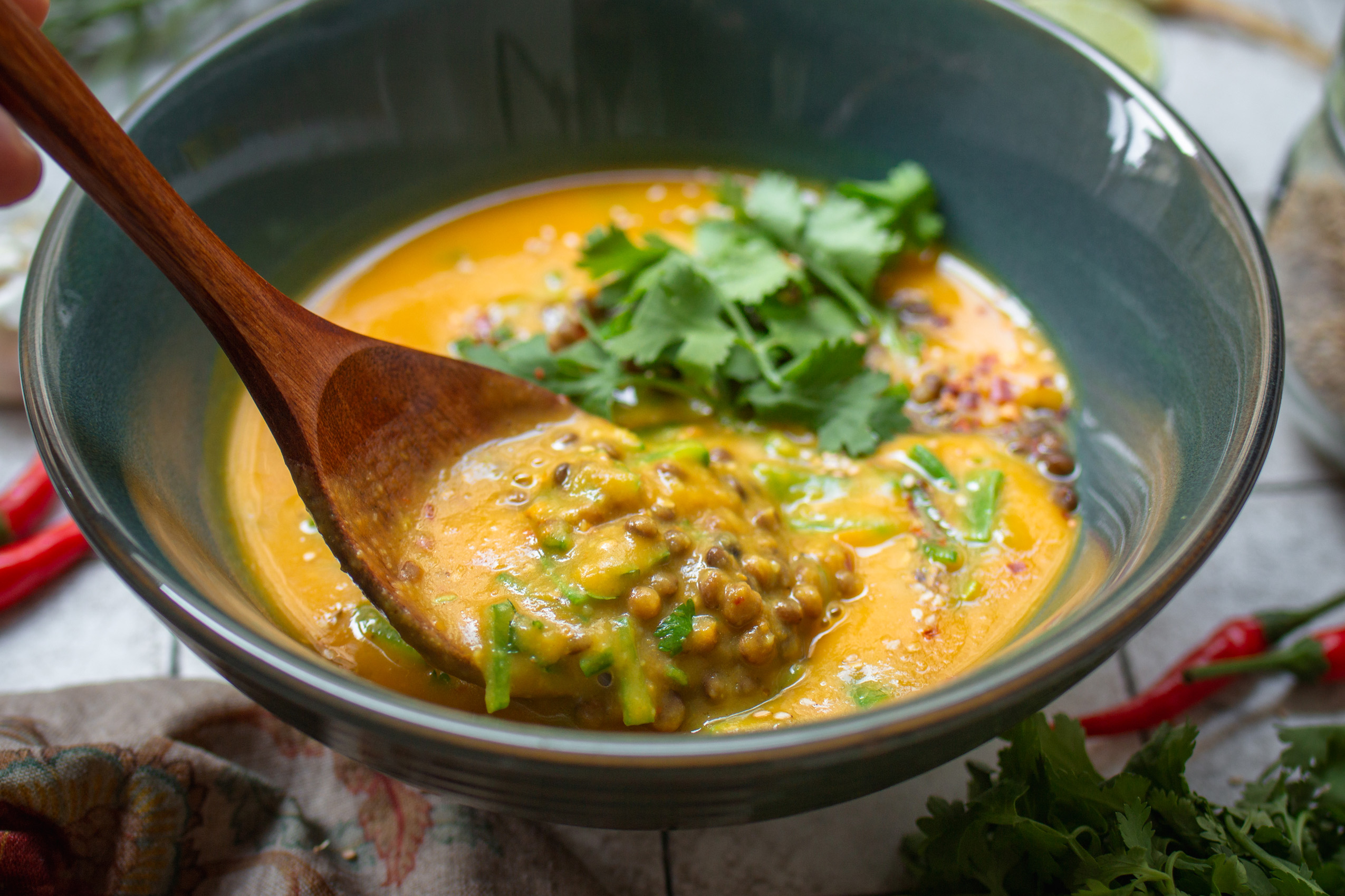 Vegane Süßkartoffelsuppe mit Linsen - Souptember