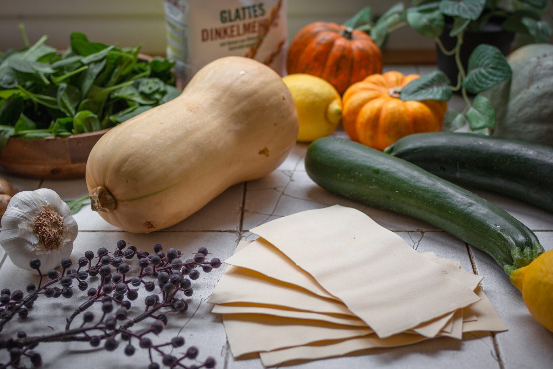 Zutaten für eine einfache vegane Kürbislasagne