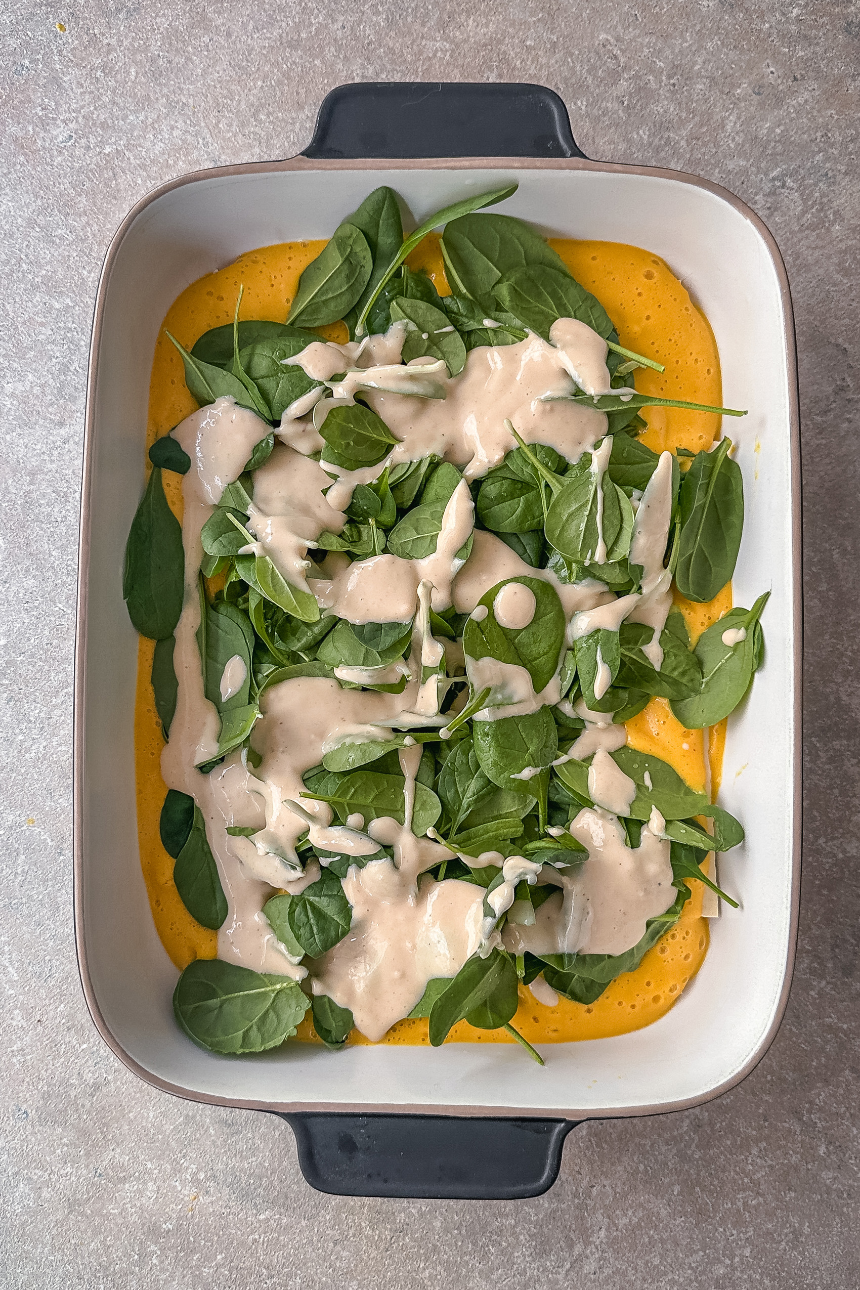 So schichtet man eine Lasagne (bebilderte Anleitung)