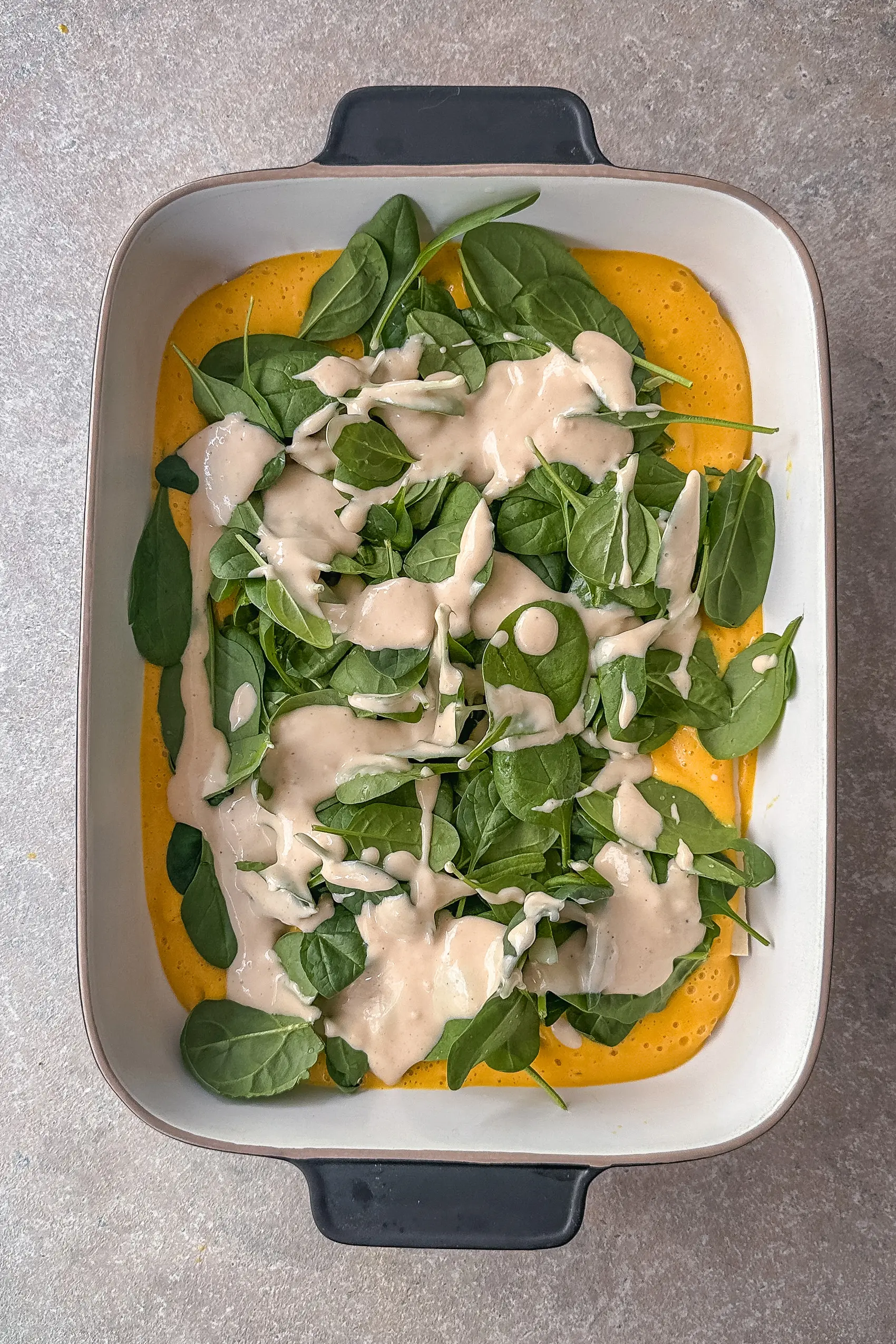 So schichtet man eine Lasagne (bebilderte Anleitung)
