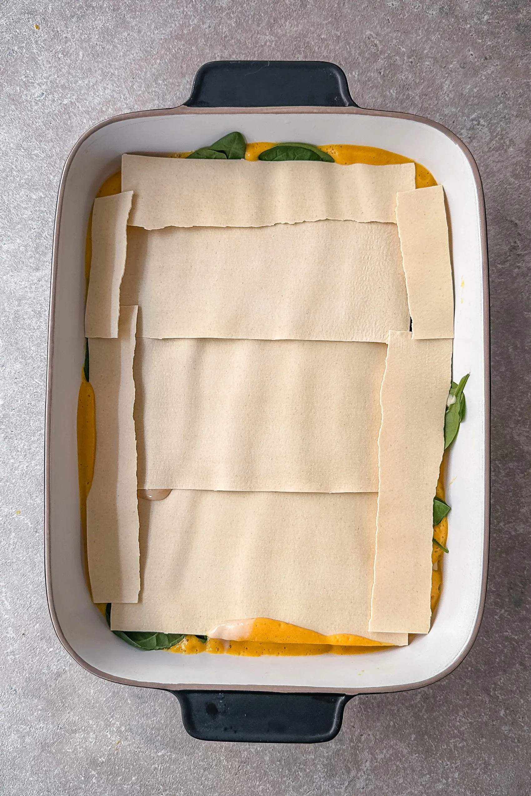 So schichtet man eine Lasagne (bebilderte Anleitung)