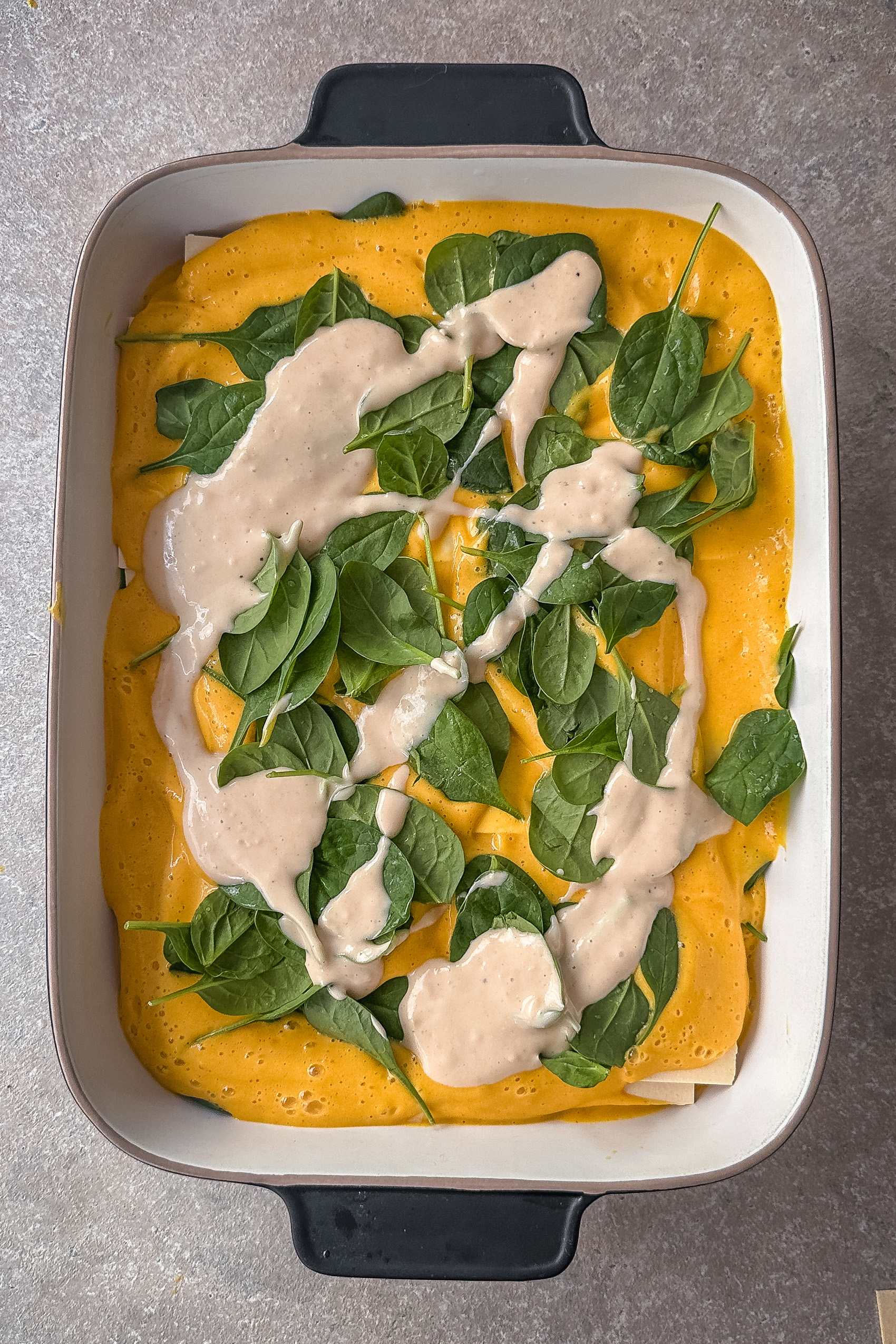 So schichtet man eine Lasagne (bebilderte Anleitung)