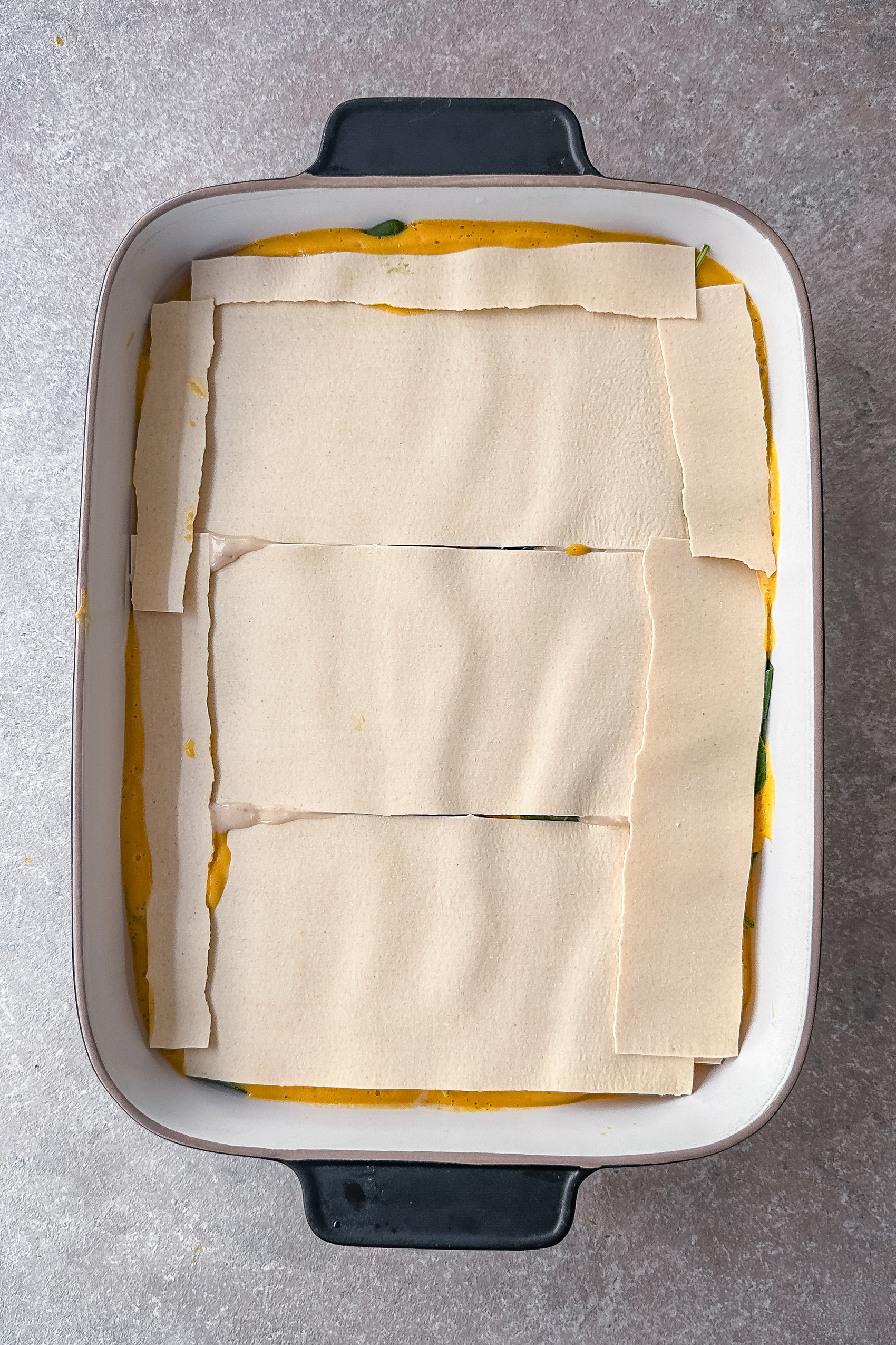 So schichtet man eine Lasagne (bebilderte Anleitung)