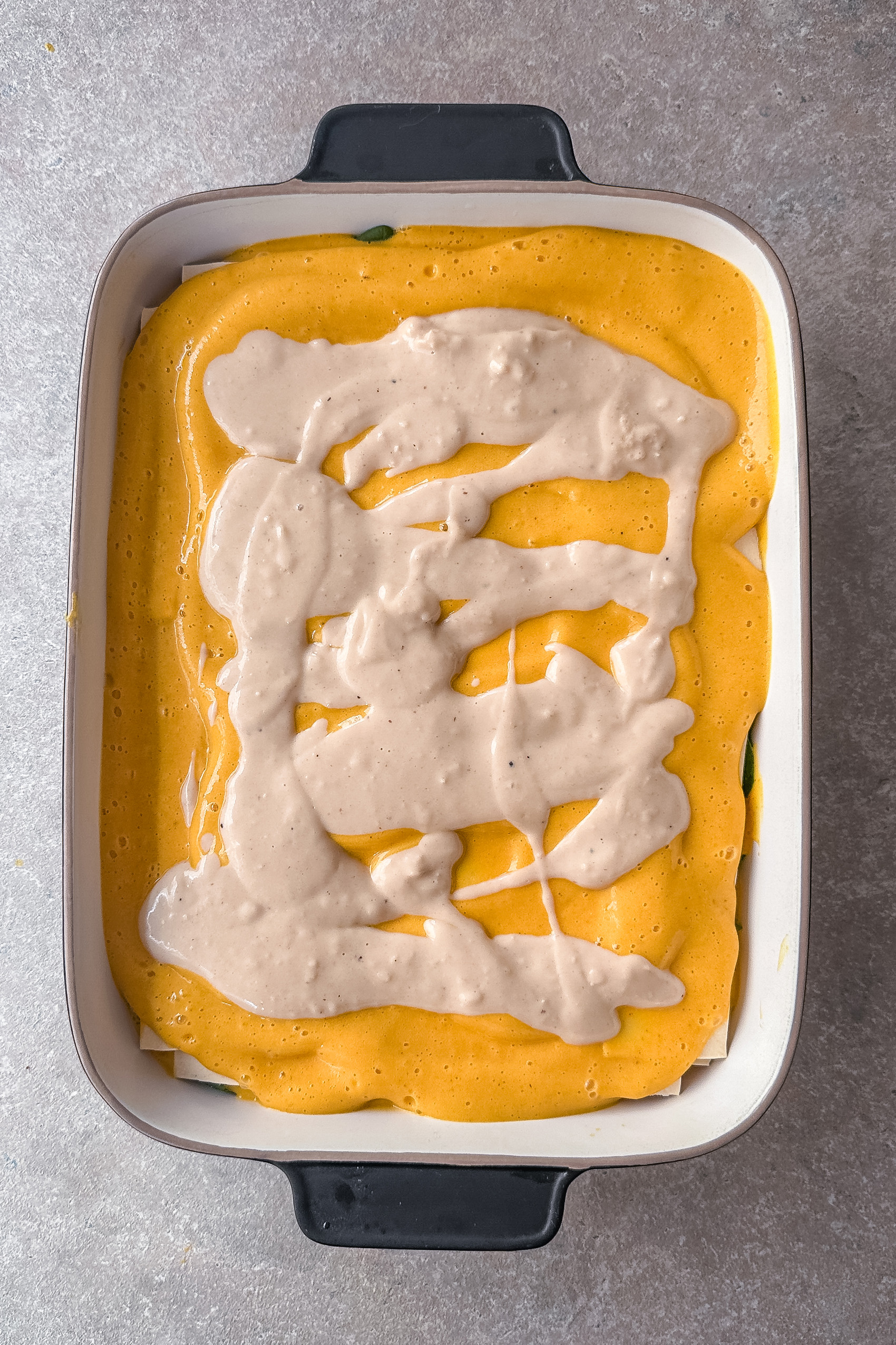 So schichtet man eine Lasagne (bebilderte Anleitung)