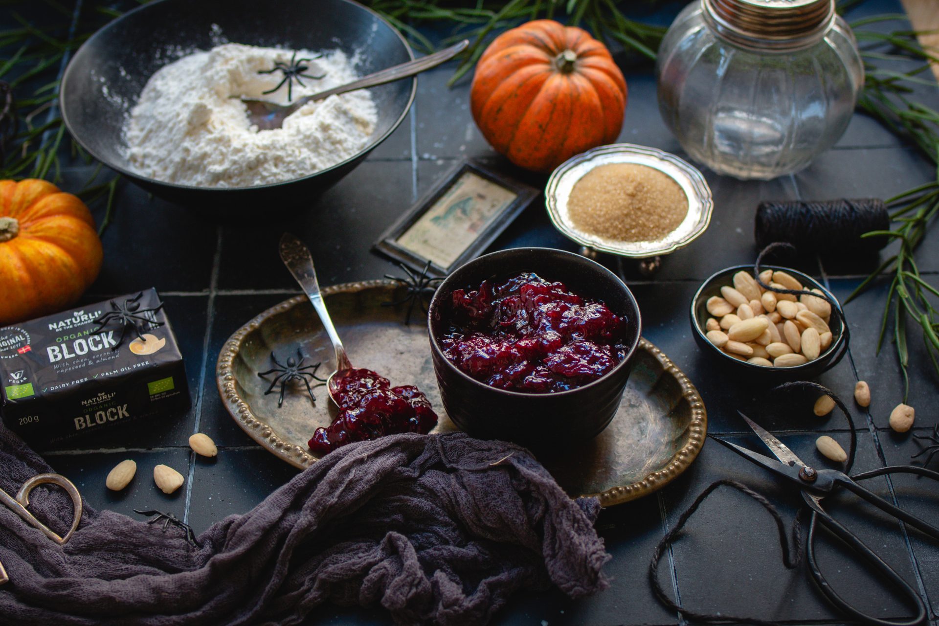Zutaten für vegane gefüllte halloween-Kirschtaschen - Knuspermonster Halloween
