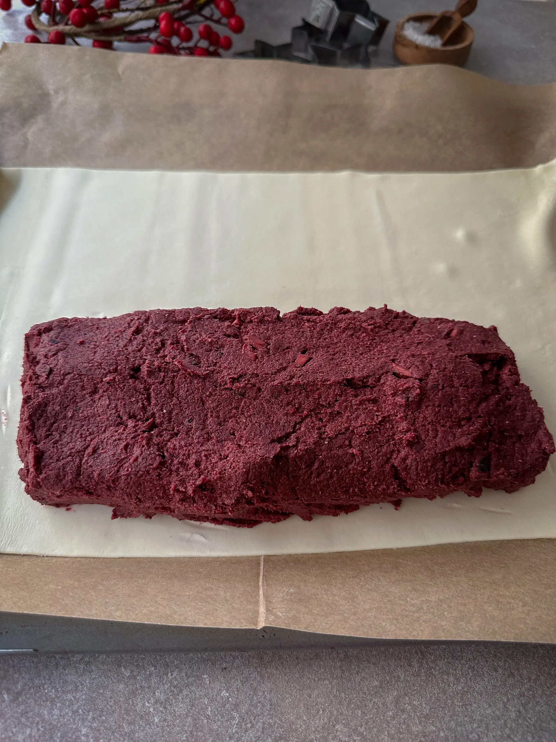 Umhüllen des Tempeh-Bratens mit Blätterteig. Bebilderte Anleitung.