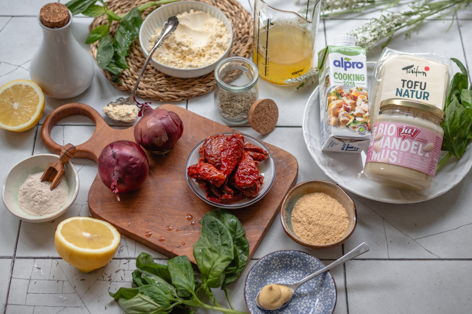 Zutaten für die Tofu-Pasta mit Marry Me Soße