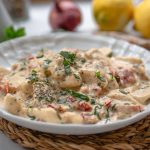 Proteinreiche Tofu-Scherennudeln mit cremiger Marry me-Soße