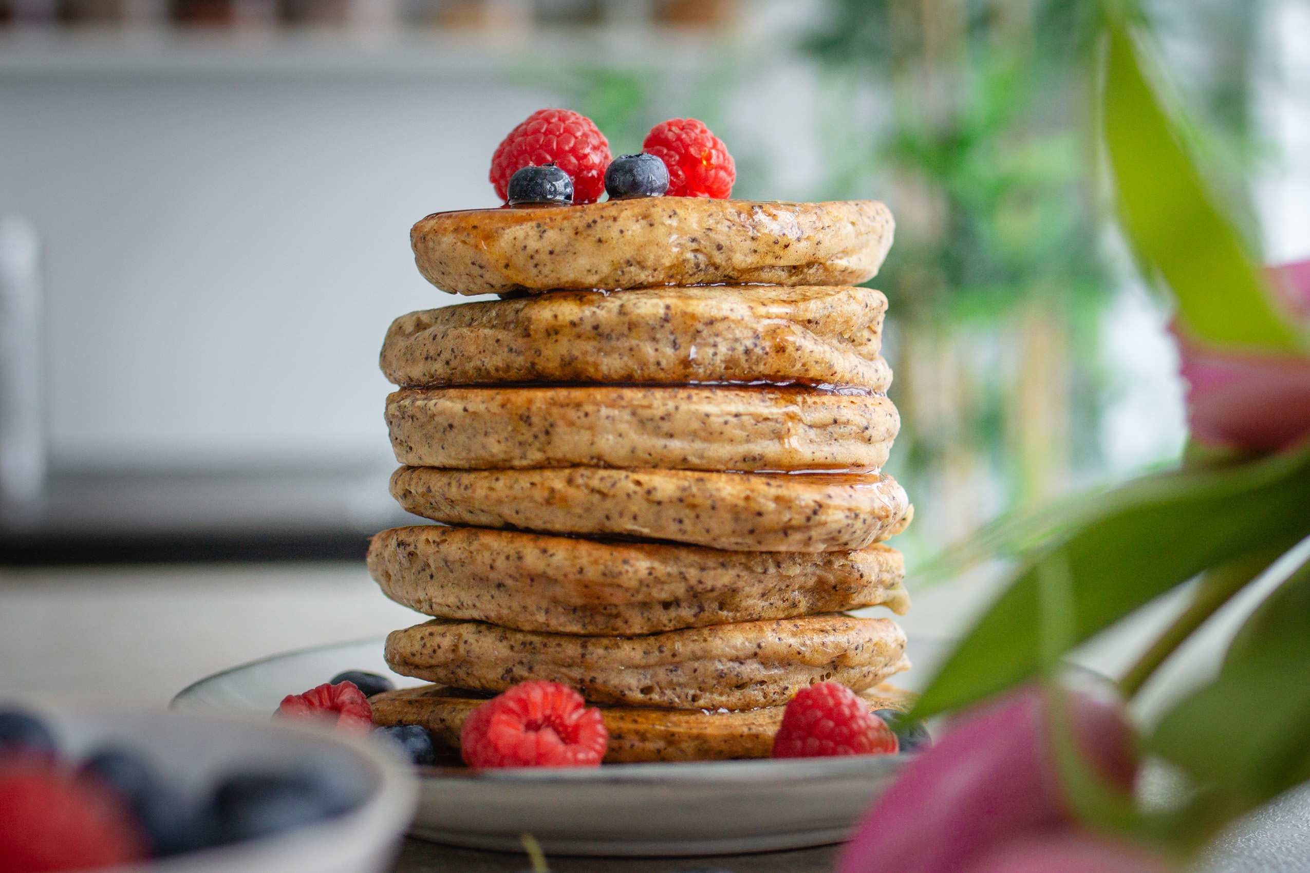 Vegane Panceks mit Skyr als Ei-Ersatz in der Nahaufnahme