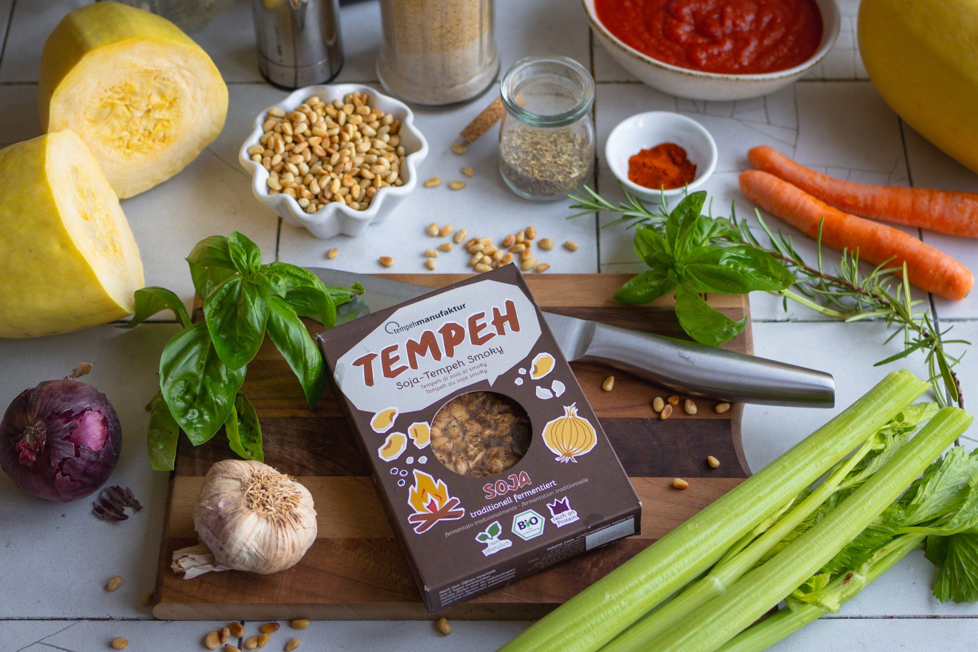 Zutaten für Spaghettikürbis mit Tempeh-Bolognese